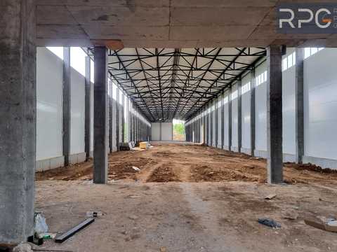комерційна за адресою Центральна вул., 1