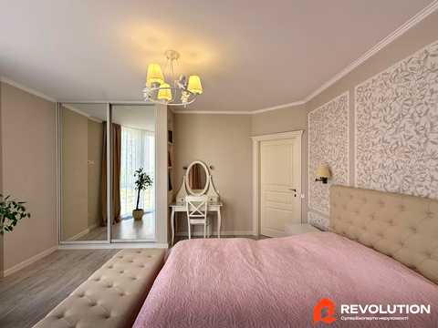 квартира за адресою Ревуцького вул., 7-В