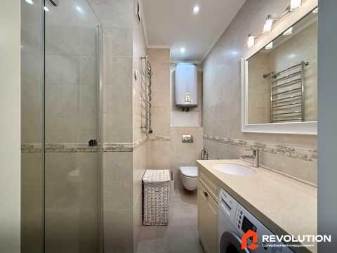 квартира за адресою Ревуцького вул., 7-В