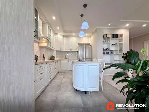 квартира за адресою Ревуцького вул., 7-В