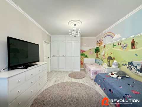 квартира за адресою Ревуцького вул., 7-В