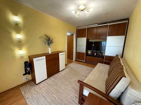 квартира за адресою Космонавтів вул., 4