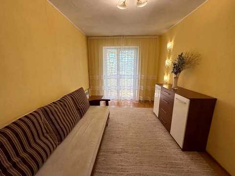 квартира за адресою Космонавтів вул., 4