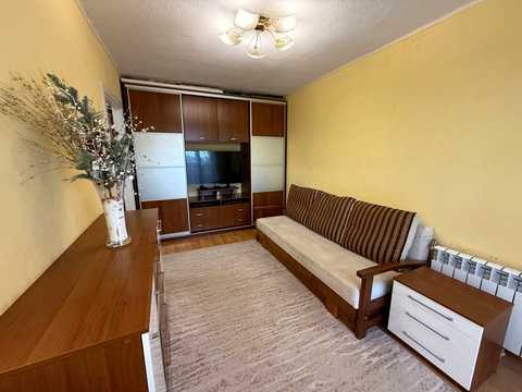 квартира за адресою Космонавтів вул., 4