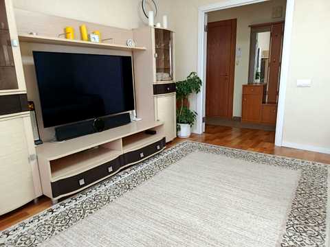 квартира за адресою Космонавтів вул., 4