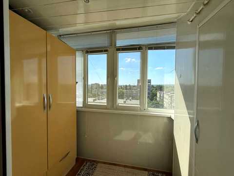 квартира за адресою Космонавтів вул., 4