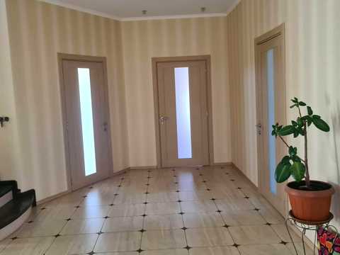будинок за адресою с. Нове, Є. Гуцало