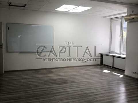 комерційна за адресою Болсуновська вул. (Сергія Струтинського), 8