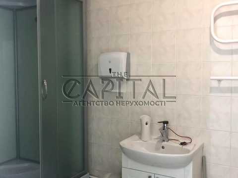 комерційна за адресою Болсуновська вул. (Сергія Струтинського), 8