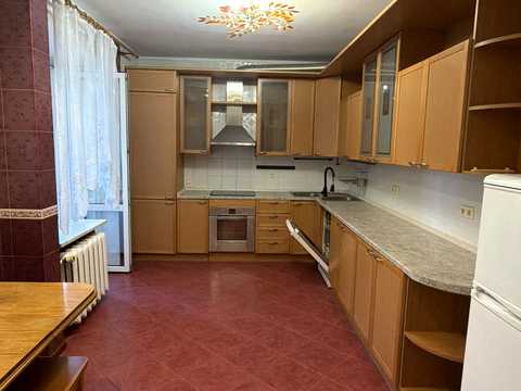 квартира за адресою Прилужна вул., 4/15