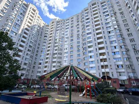 квартира за адресою Прилужна вул., 4/15