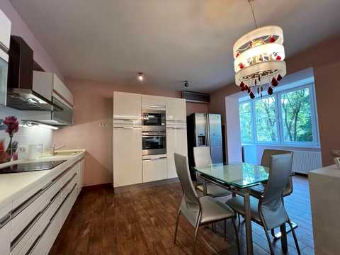 квартира за адресою Салютна вул., 1-Б