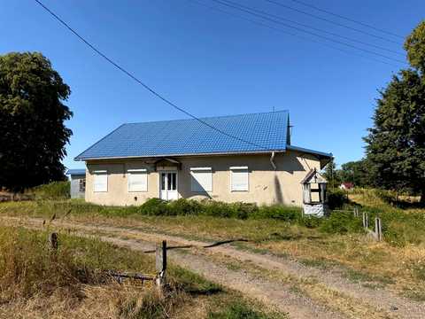 комерційна за адресою с. Ржавинці, Головна, 1