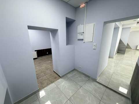 коммерческая по адресу Івана Франка ул., 8