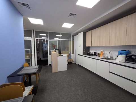 комерційна за адресою Басейна вул., 7