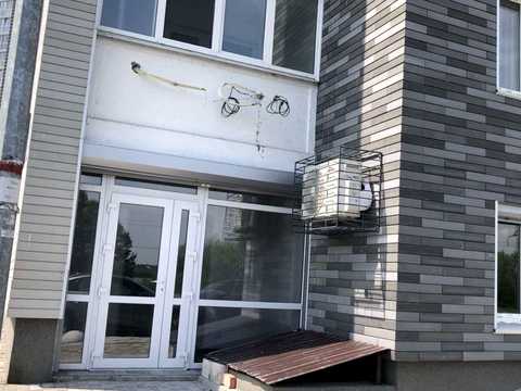 комерційна за адресою Ревуцького вул., 54