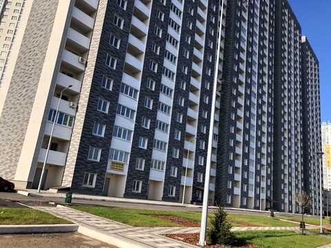 комерційна за адресою Ревуцького вул., 54