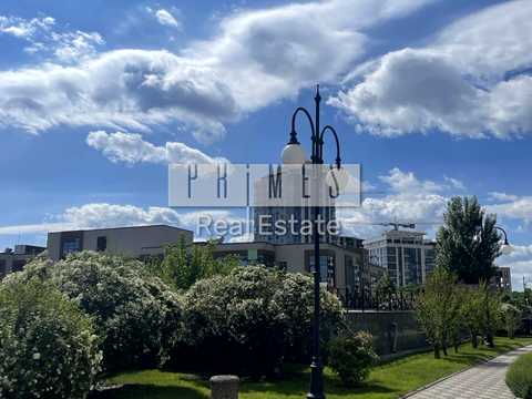 паркомісце за адресою Андрія Верхогляда вул. (Михайла Драгомирова), 15в