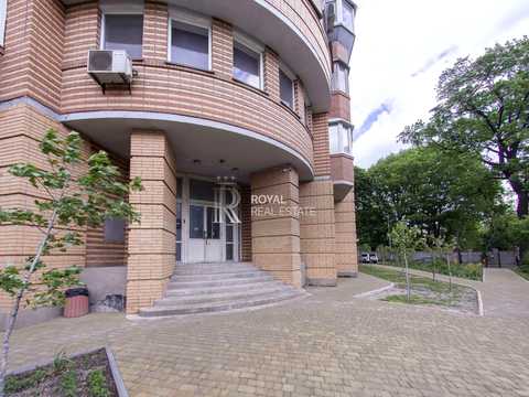 комерційна за адресою Клінічна вул., 23/25