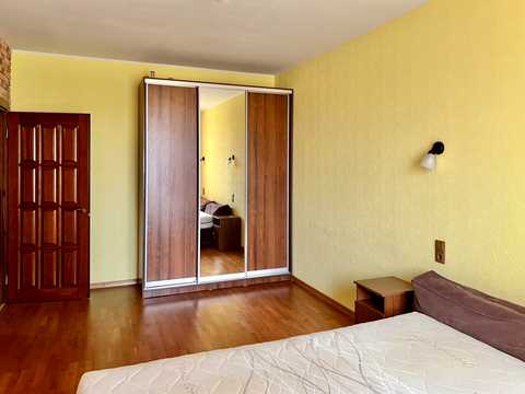 квартира за адресою Вишнева вул., 17