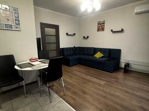 квартира по адресу Сім'ї Кульженків ул. (Петра Дегтяренка), 37