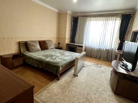 квартира за адресою набережна Незалежності вул., 14