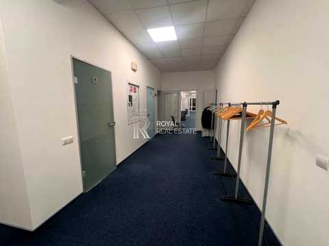 комерційна за адресою Лейпцизька вул., 15а
