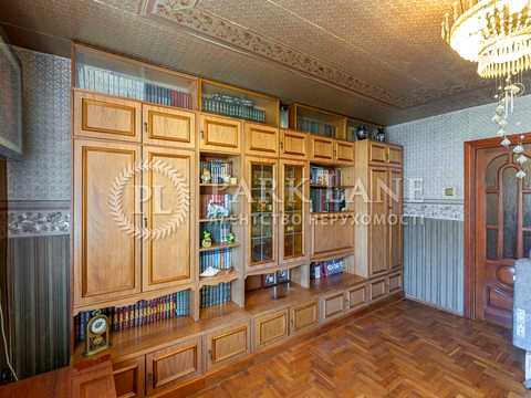 квартира за адресою Анни Ахматової вул., 7/15