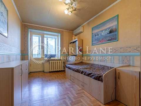 квартира за адресою Анни Ахматової вул., 7/15