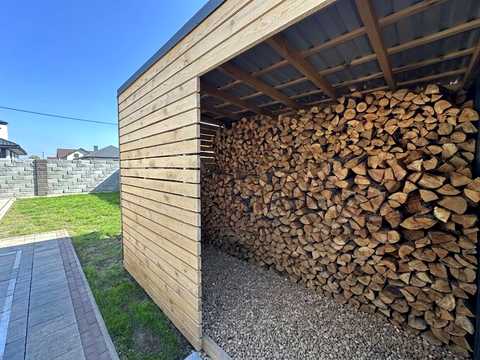 будинок за адресою Небесної сотні
