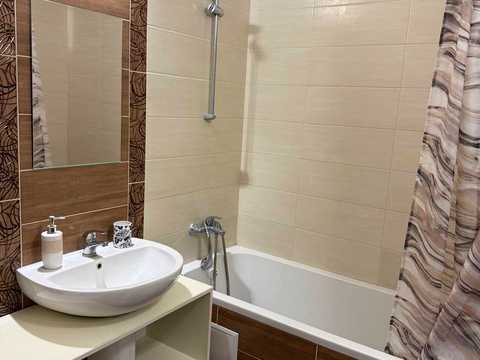квартира за адресою Сім'ї Кульженків вул. (Петра Дегтяренка), 31-А