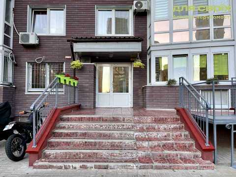 квартира за адресою Софії Русової вул., 5-Б