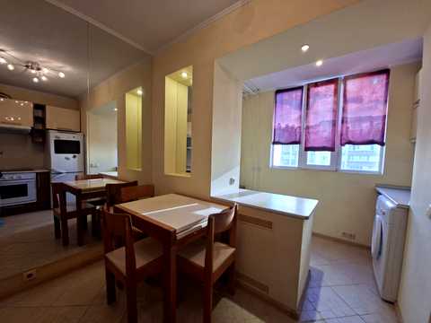 квартира за адресою Драгоманова вул., 3