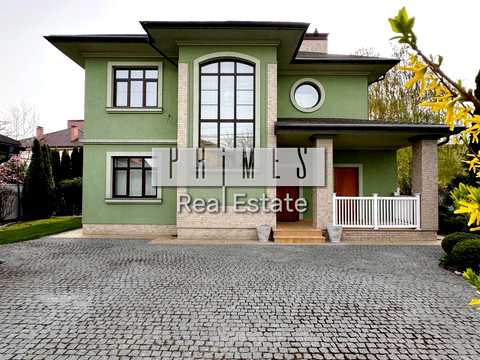 будинок за адресою Леоніда Каденюка вул.