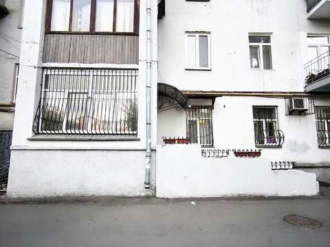 комерційна за адресою Михайла Бойчука вул. (Кіквідзе), 3