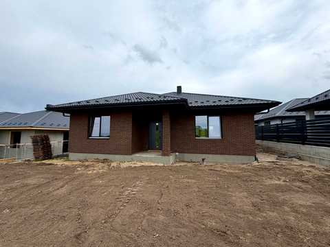 будинок за адресою с. Обарів, Паркова, 1