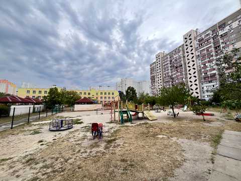 квартира за адресою Анни Ахматової вул., 14-Б