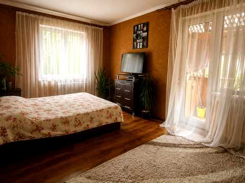 квартира за адресою Рівне, Гайдамацька вул. (Марфи Струтинської), 11