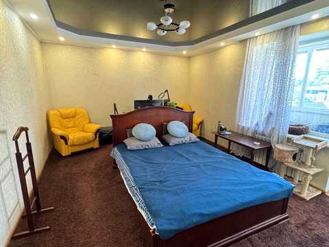 квартира за адресою Дмитра Яворницького просп. (Карла Маркса), 45