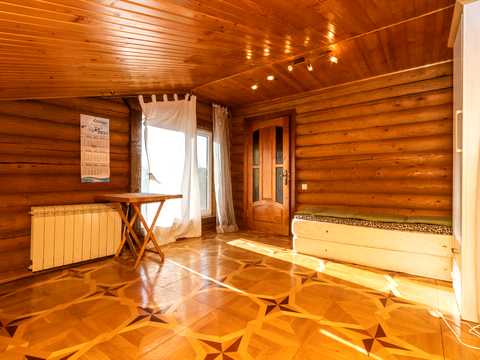 дом по адресу Шкільна ул., 55