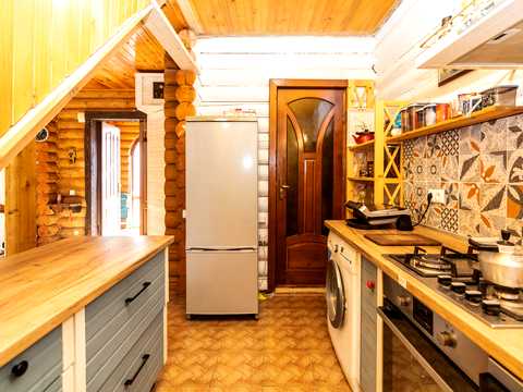 дом по адресу Шкільна ул., 55