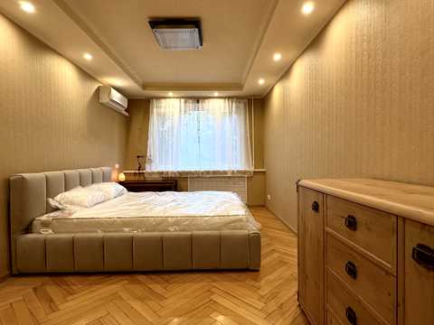 квартира по адресу Салютная ул., 10
