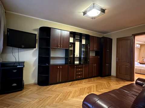 квартира по адресу Салютная ул., 10