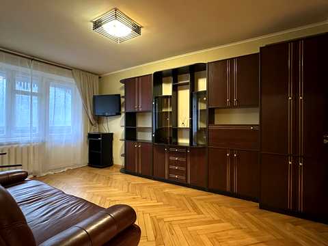 квартира по адресу Салютная ул., 10