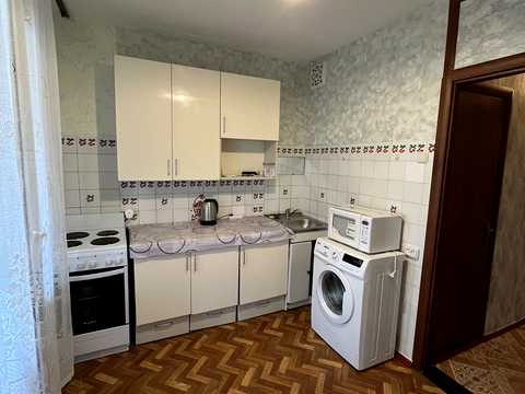 квартира за адресою Автозаводська вул., 77