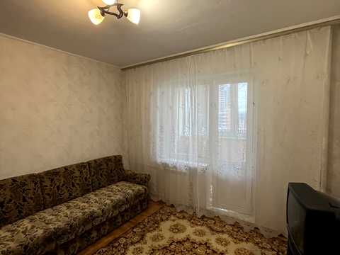 квартира за адресою Автозаводська вул., 77