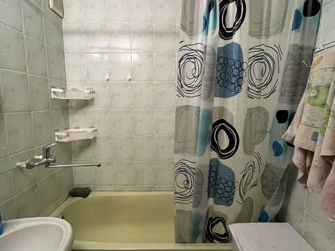 квартира за адресою Автозаводська вул., 77