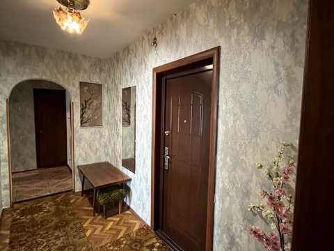 квартира за адресою Автозаводська вул., 77