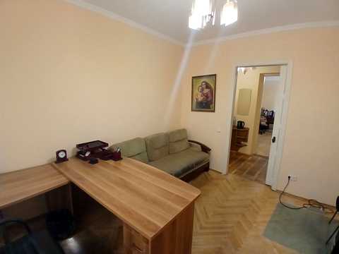 комерційна за адресою Київ, Німанська вул., 3