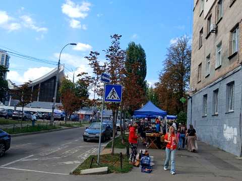 комерційна за адресою Київ, Німанська вул., 3
